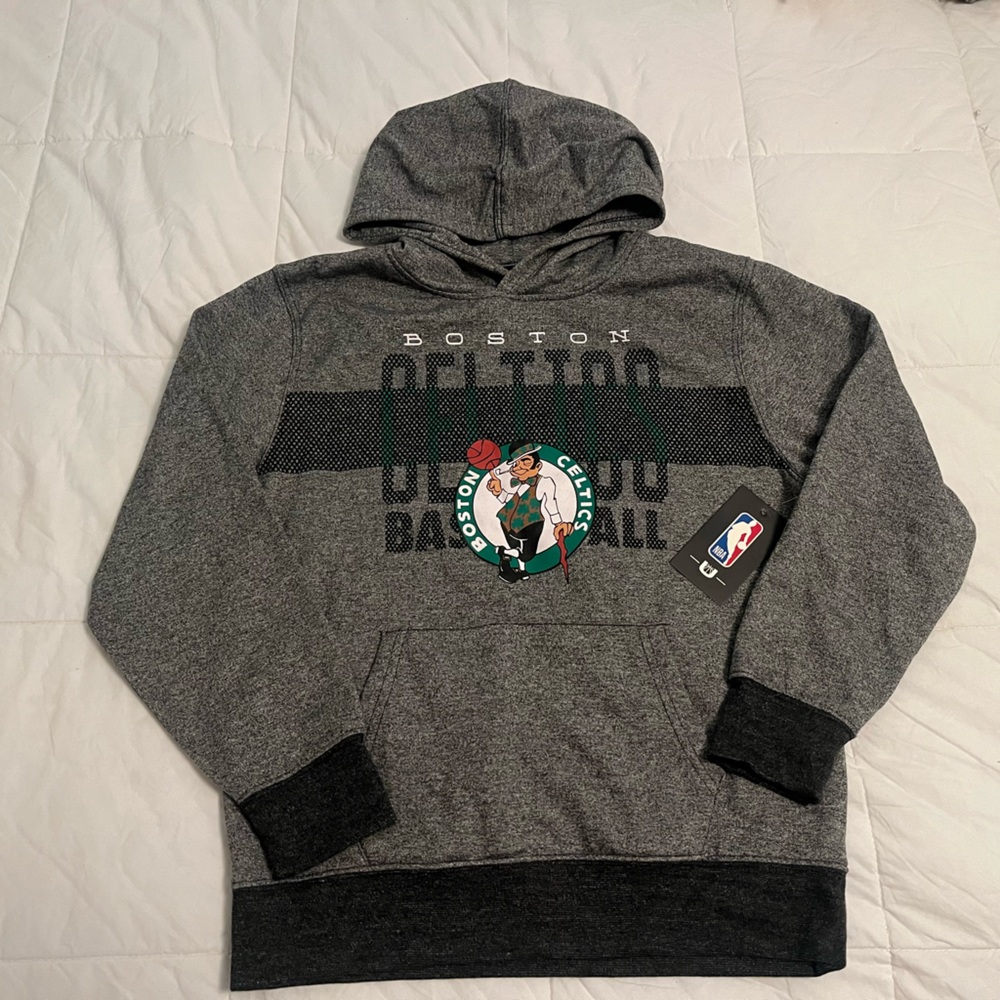 NBA Boston Celtics Hoodie Kangaroo Pocket
Gray Kid's Medium 10/12 - NWT